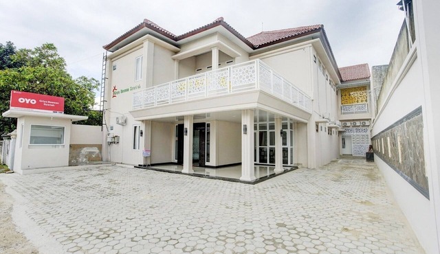 Luxury Deluxe Double Retreat with Parking Access