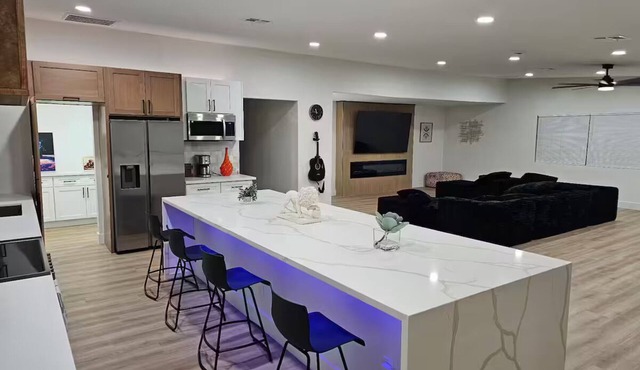 Luxury Desert Mansion on a Budget? Click to find out mo…