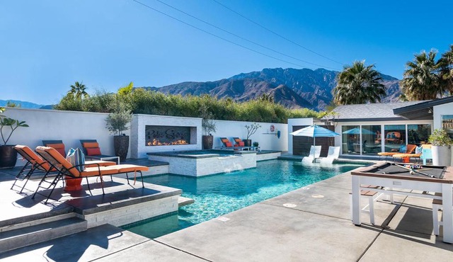 Luxury Desert Oasis