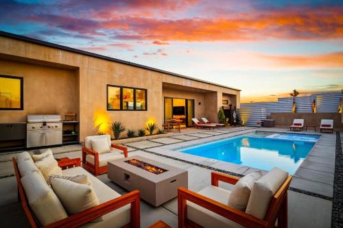 Luxury Desert Villa with Pool and Spa