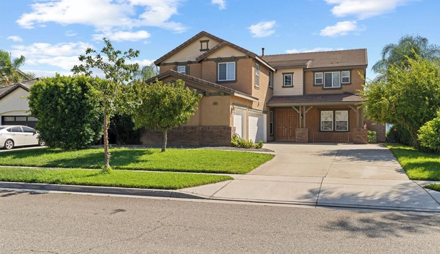 Luxury Designer 6BR Estate - Pool & 3-Car Garage