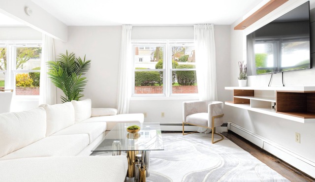 Luxury Designer Home near NYC + Free Parking