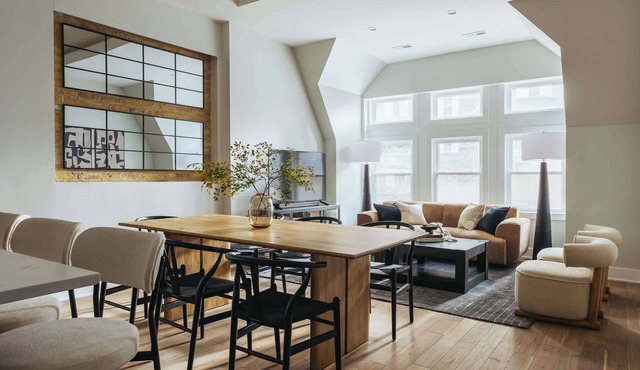 Luxury Designer Penthouse|Private Deck|Gold Coast