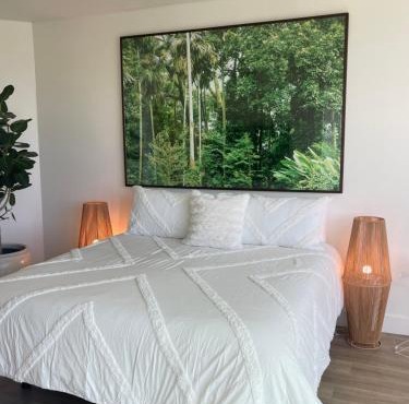 Luxury Designer Suite with Rooftop Pool, Gym