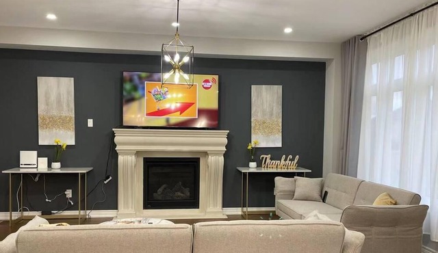 Luxury Detached whole House with Finished Basement 6 bedrooms with 4.5 bathrooms
