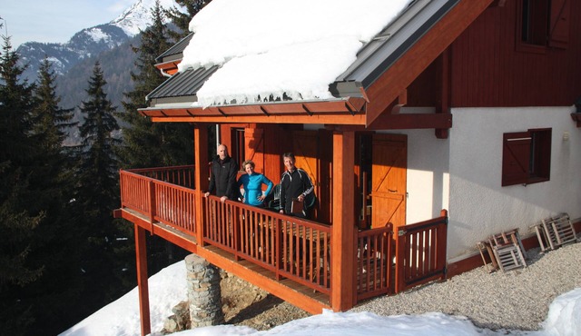 Luxury detached 12-person chalet, few steps from the slopes in heart Alpe d'Huez