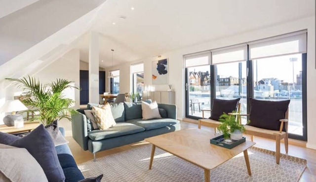 Luxury detached beach house with County Cricket views