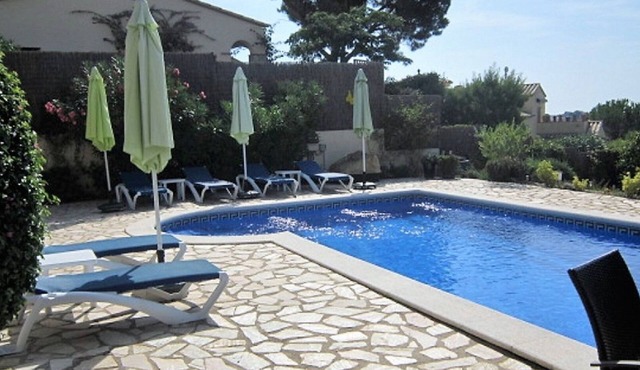 *LUXURY DETACHED FAMILY VILLA WITH 8M POOL, AIRCON & WIFI