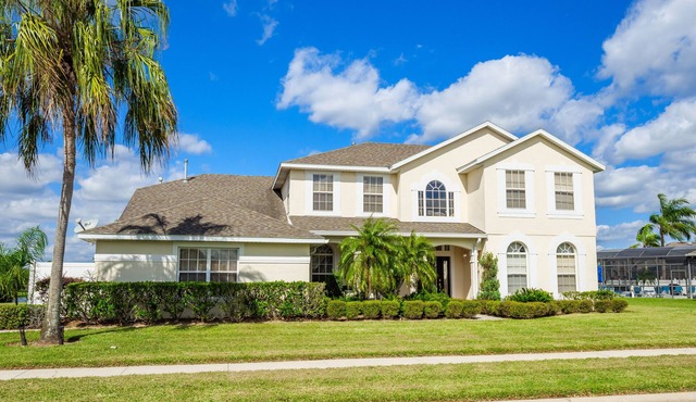 Luxury Disney Spacious 7 BR FamilyFriendly Villa Private Pool Spa Cinema Gamesrm