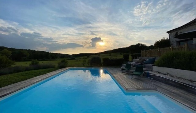 Luxury Dordogne Farmhouse - Private SwimmingPool, Parking, Views, Starlink