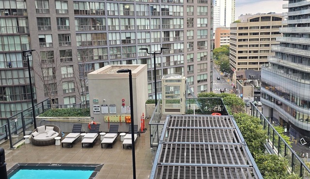 Luxury Downtown Condo, Prime Location!