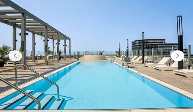 Luxury Downtown King Bed, Rooftop + Pool