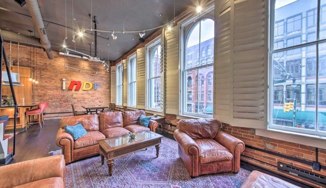 Luxury Downtown Loft - Walkable to everything!