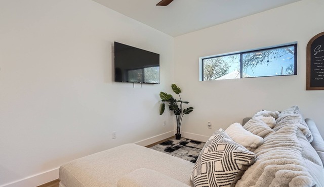 Luxury Downtown Oasis, Pool Table, Near Riverwalk