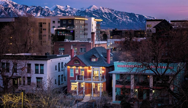 Luxury Downtown Retreat | 4BR w/Hot Tub & Views