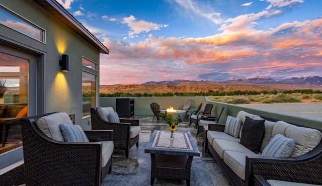 Luxury Dual-Home Escape with 2 Hot Tubs, Bocce Court & Panoramic Red Rock Views