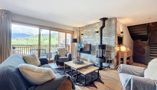 Luxury duplex chalet with pool and Mont Blanc views