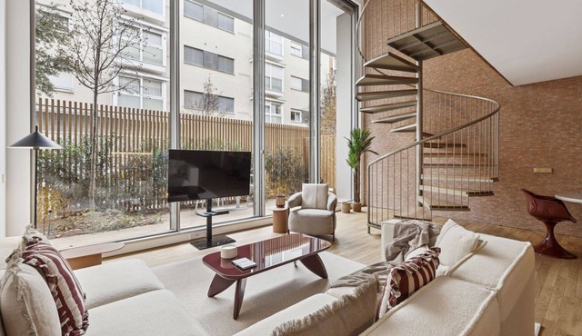 Luxury Duplex in Caledonian Building with Pool, Spa & Parking – North Madrid Pradillo Premium I
