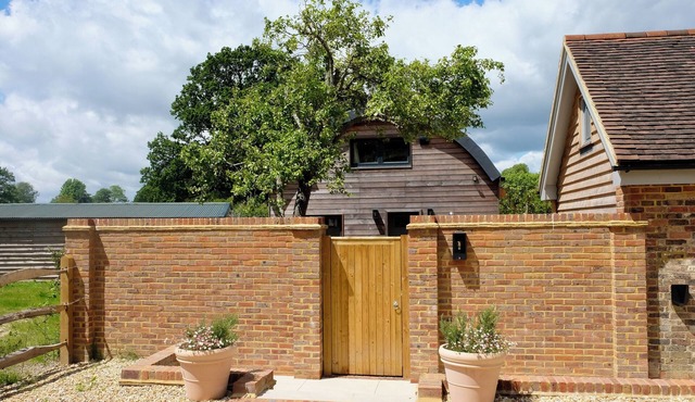 Luxury Dutch Barn in countryside with cool space. Newly renovated. Pet friendly!