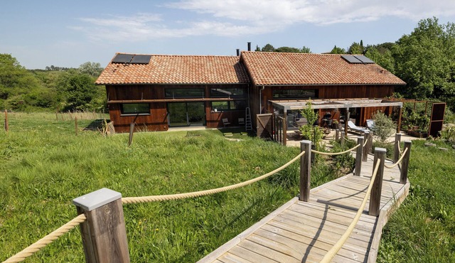 Luxury eco-lodge with Japanese bath just outside Toulouse