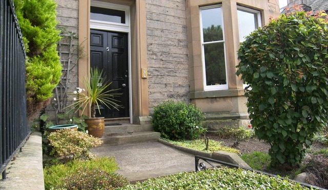 Luxury Edinburgh Victorian Home - Central Edinburgh, 3 beds with carparking