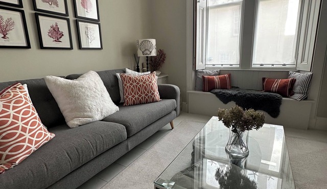 Luxury Elie Beach side Cottage with Garden