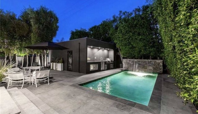 LUXURY ENTERTAINERS DELIGHT IN THE HEART OF LA