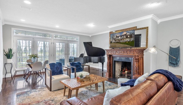 Luxury Escape at the Estate at Williamston near MSU