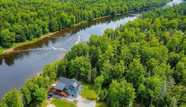 Luxury Escape - Hot Tub - Fire Pit - Movie Room