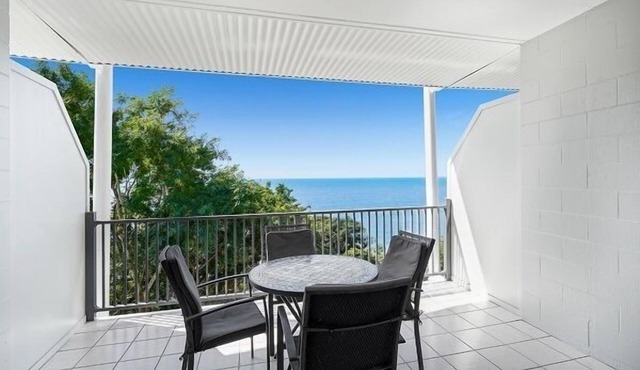 Luxury Escape in Trinity Beach!