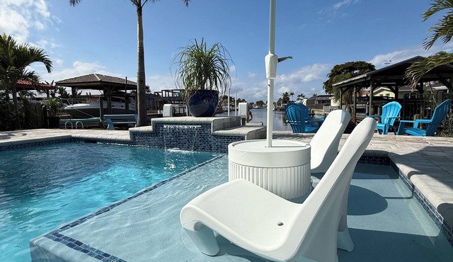 Luxury Escape w/Heated & Cooled Pool/Spa