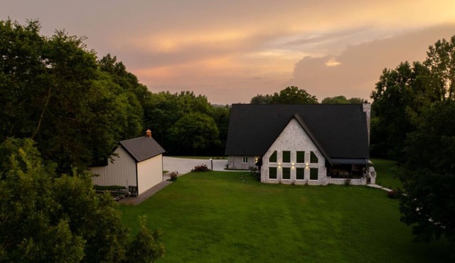 Luxury estate on 10 Acres