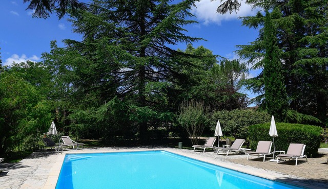 Luxury estate for 8 guests. Heated pool & absolute calm.
