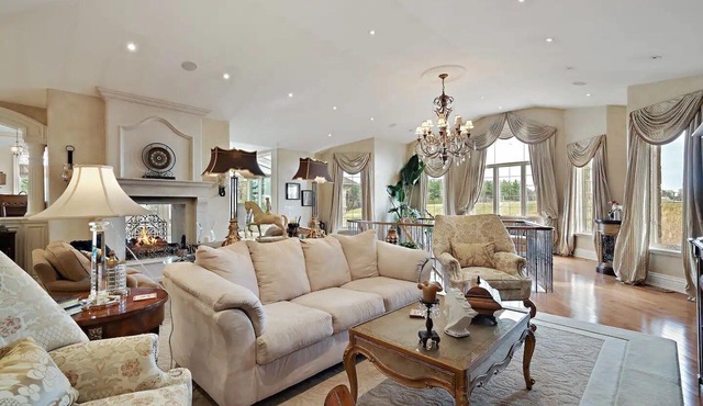 Luxury Estate in Halton