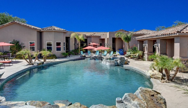 Luxury Estate, magnificent pool and spa, large cascade waterfall, 5000sq.ft Home