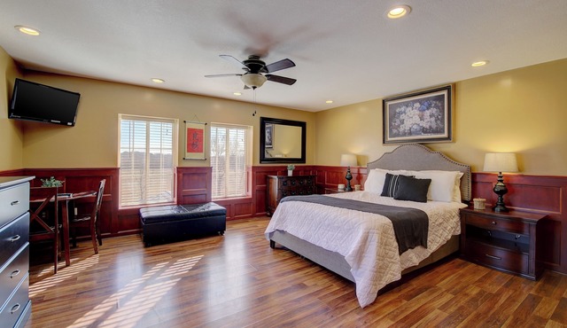 Luxury European Style Executive Large Apartment Near Sevierville and Knoxville