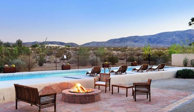 Luxury Exclusive Golf Community Hot Tub & Desert Views Pet-Friendly