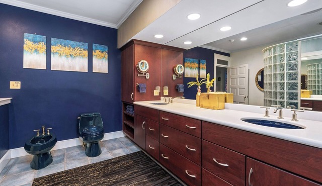 ☆ Luxury Executive Home ♥ of the City + Courtyard