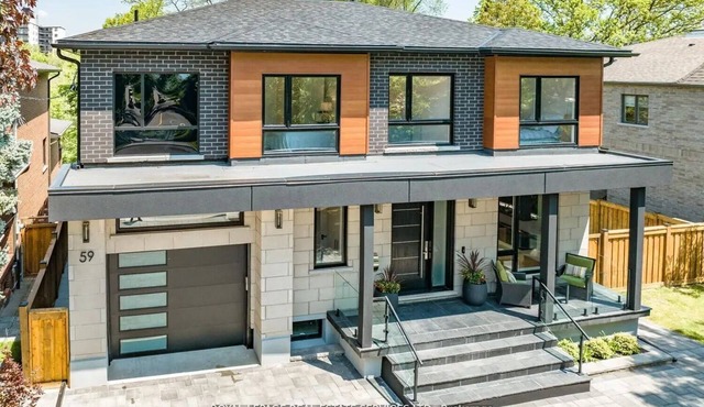 Luxury Executive Home close to Golf Course