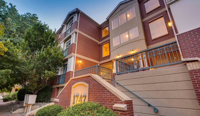 Luxury Executive Suite Suite overlooking the skyline!