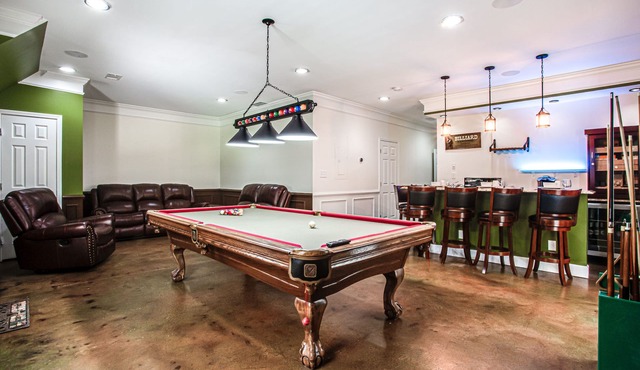 Luxury Fairburn Suite with Wooded View