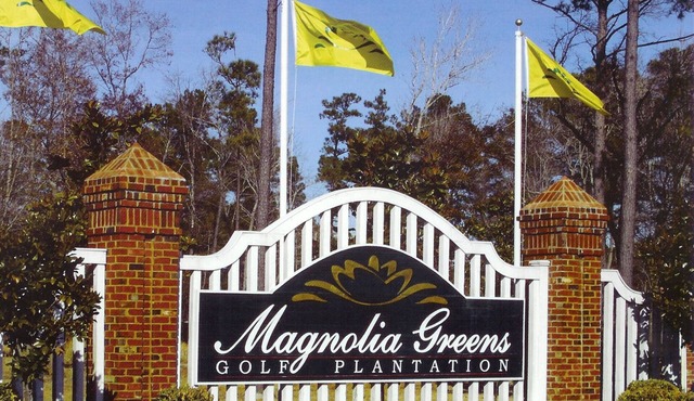 Luxury Fairway Condo Overlooking Two Fairways : Near Beaches -