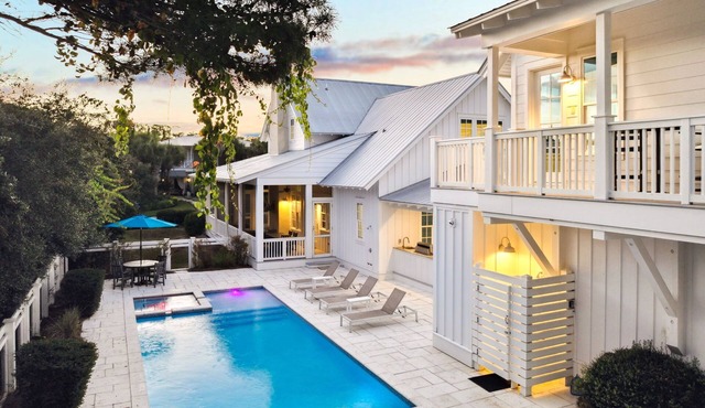 Luxury family-friendly retreat with private pool, spa, & charming carriage house