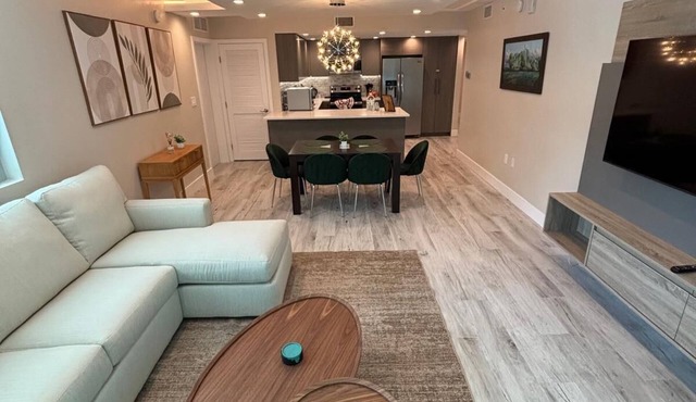 Luxury Family 3BR Apt in Bay Harbor Islands near Beach, Shops and Dining Area