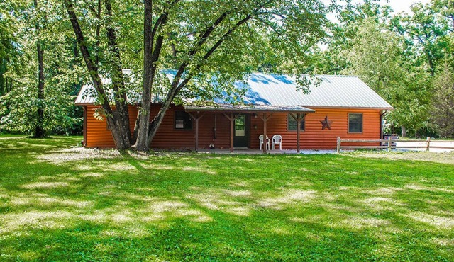 Luxury Family Cabin Near Starved Rock - Grandma's Cabin - sleeps 14 maximum