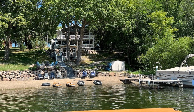 Luxury family escape- expansive beach, hot tub, and more