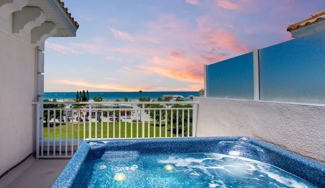 Luxury, Family Friendly Townhome - Rooftop Hot Tub Featuring Amazing Beach Views