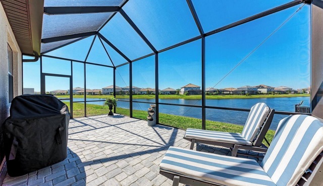 Luxury Family Friendly Villa in LWN Lorraine Lakes! 3 Beds 2 Baths!