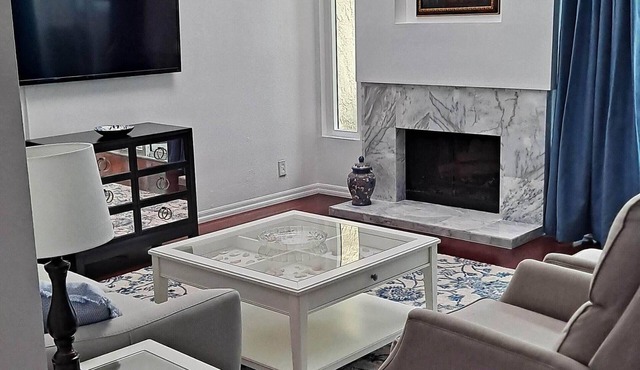 Luxury, family friendly townhouse, great neighborhood, perfect place to relax