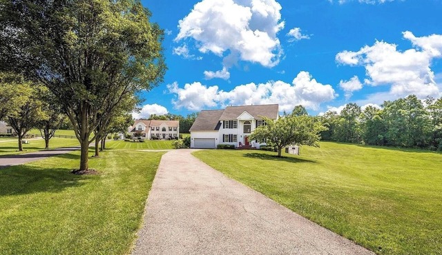 Luxury Family Group House near DC/Frederick/Baltimore w/Theatre, Game Room &Gym